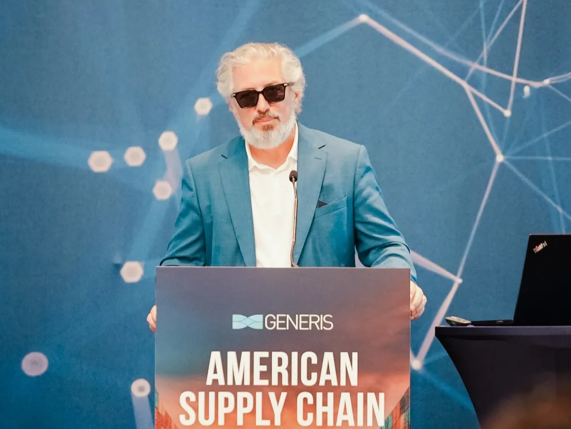 Rob Guerriere presenting at the American Supply Chain Summit conference focused on supply chain innovation and logistics technology.