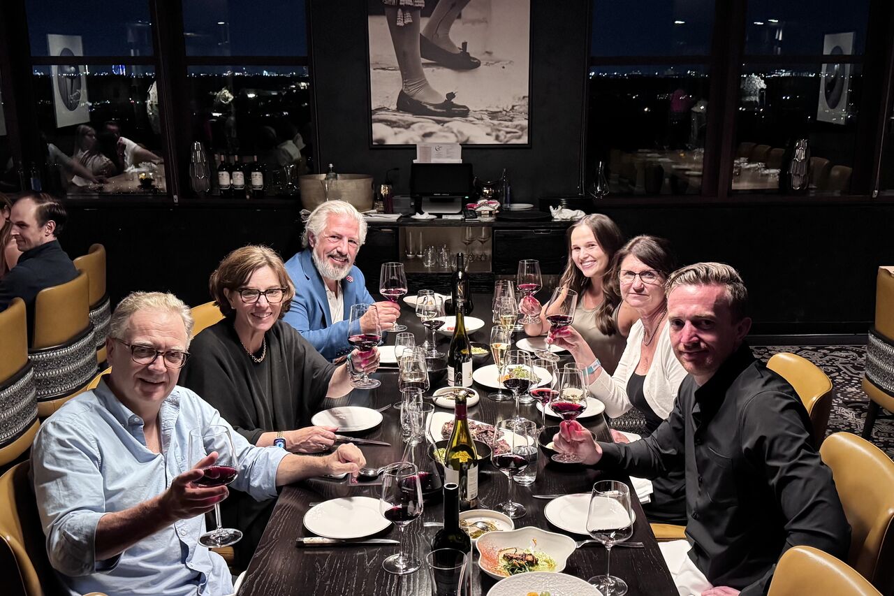 Techdinamics and eGourmet team members share dinner during PARCEL Forum ’26 in Orlando.
