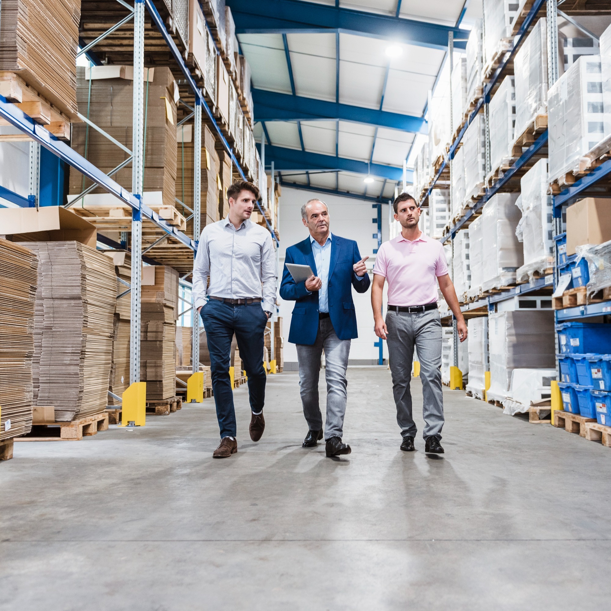 business-people-meeting-in-company-storehouse-2024-09-18-12-06-34-utc