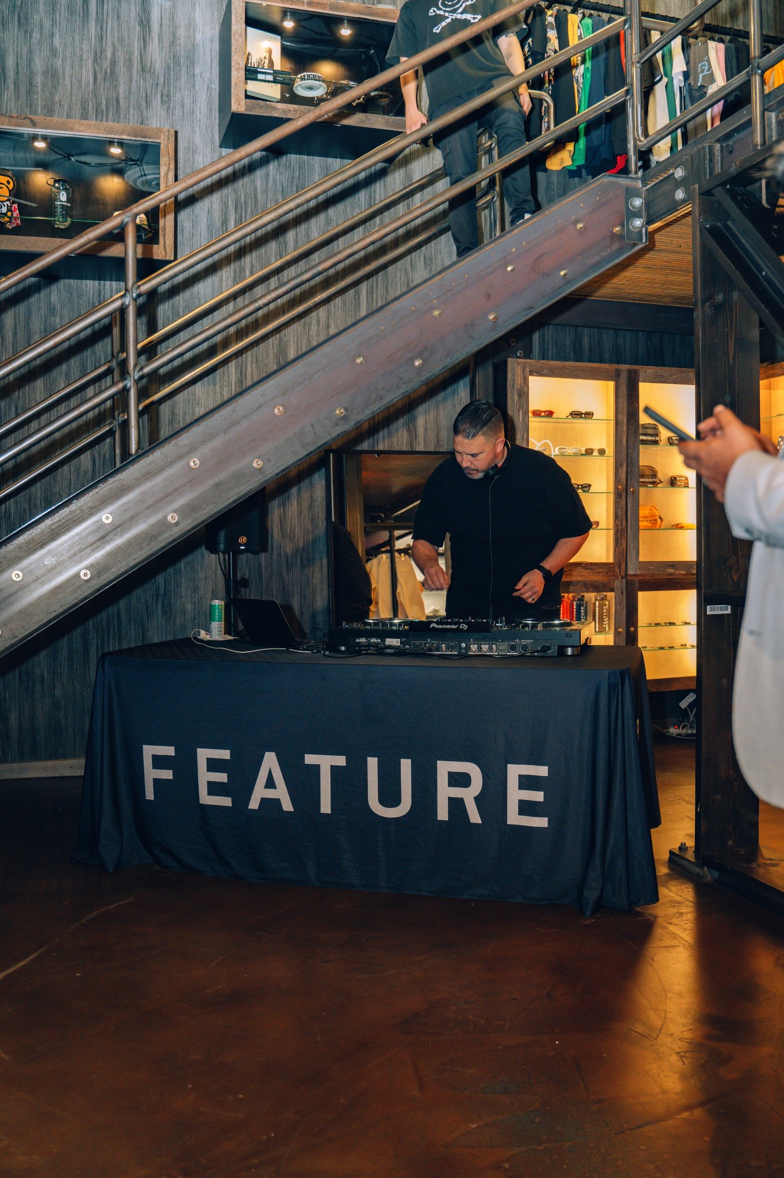 EJ Luera made people dance at the party